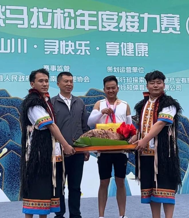 品实在离谱看了都不想去跑了……PG麻将胡了模拟器这些马拉松奖(图5)